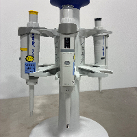 Eppendorf Set of 4 Research plus pipette image 3